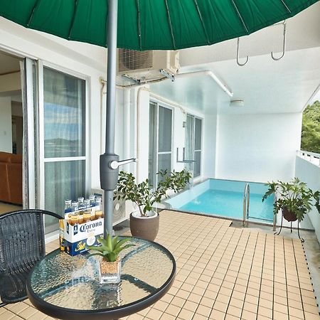 Apartamento Freedomhillsフリーダムヒルズa棟 Tomigusuku Exterior foto