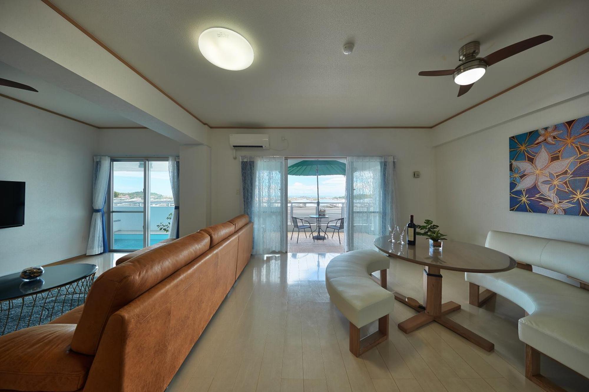 Apartamento Freedomhillsフリーダムヒルズa棟 Tomigusuku Exterior foto