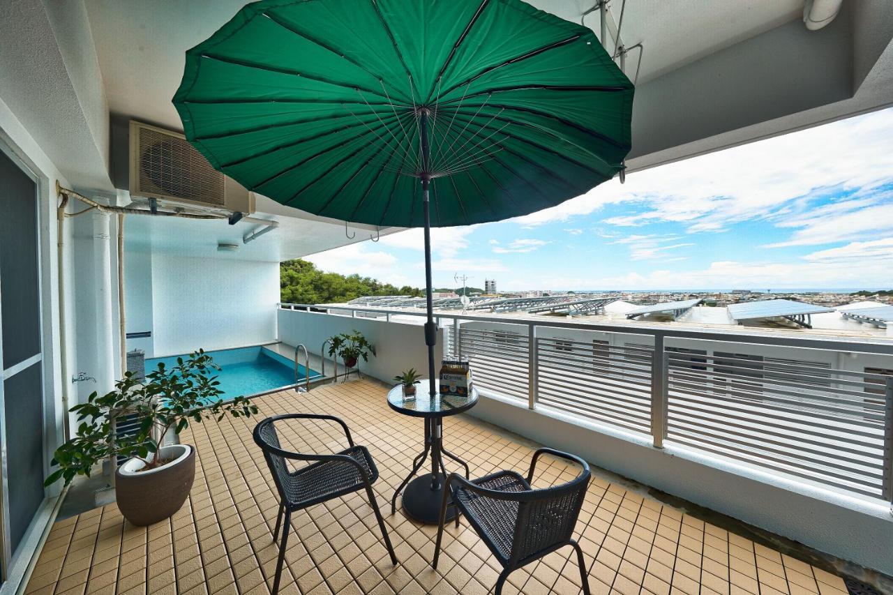 Apartamento Freedomhillsフリーダムヒルズa棟 Tomigusuku Exterior foto