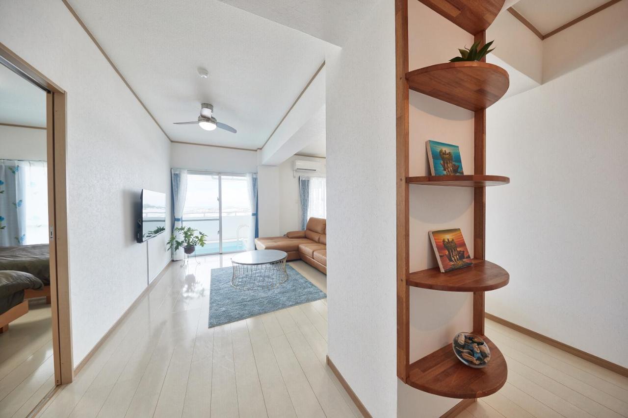 Apartamento Freedomhillsフリーダムヒルズa棟 Tomigusuku Exterior foto