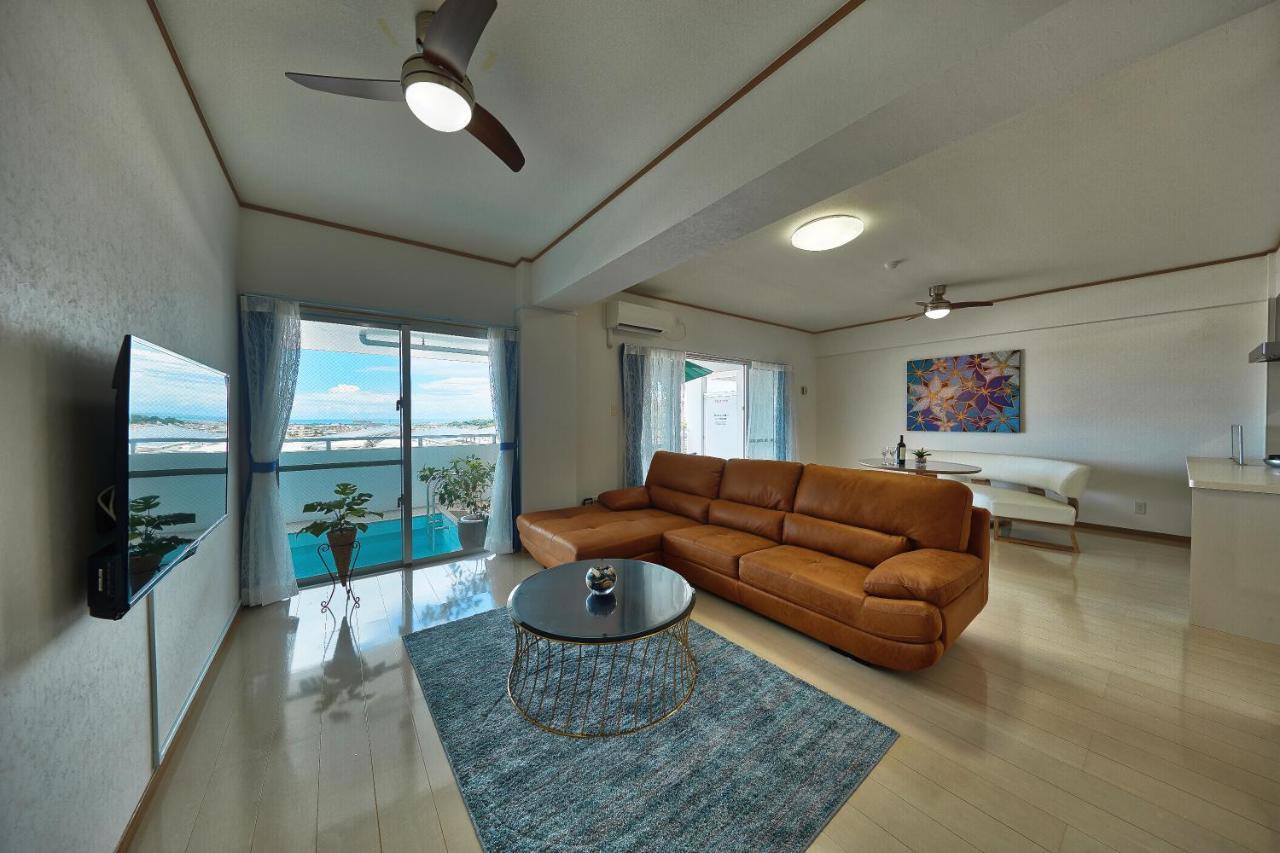 Apartamento Freedomhillsフリーダムヒルズa棟 Tomigusuku Exterior foto