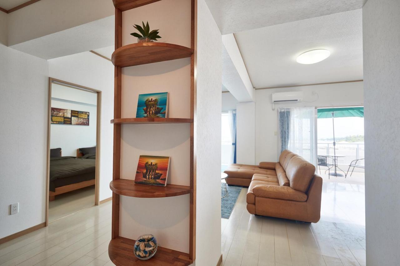 Apartamento Freedomhillsフリーダムヒルズa棟 Tomigusuku Exterior foto