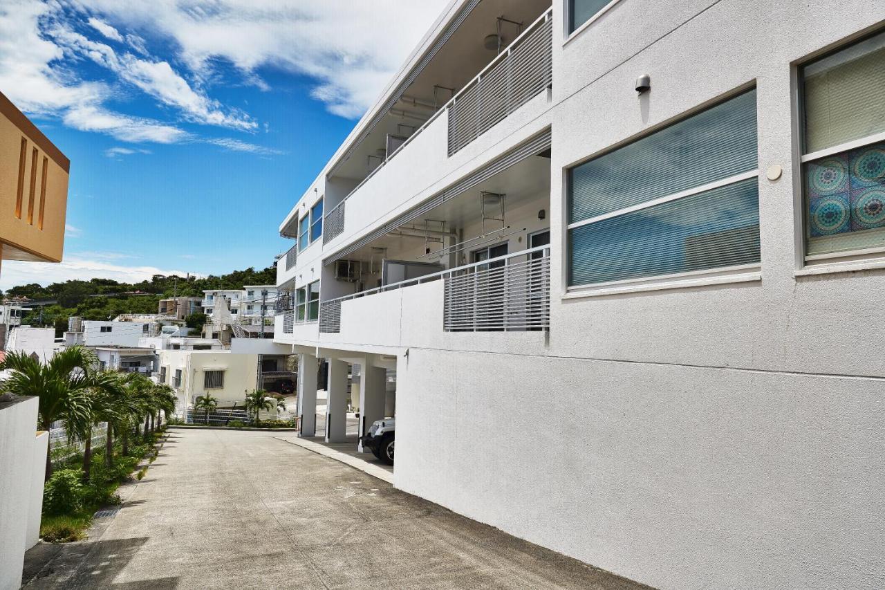 Apartamento Freedomhillsフリーダムヒルズa棟 Tomigusuku Exterior foto