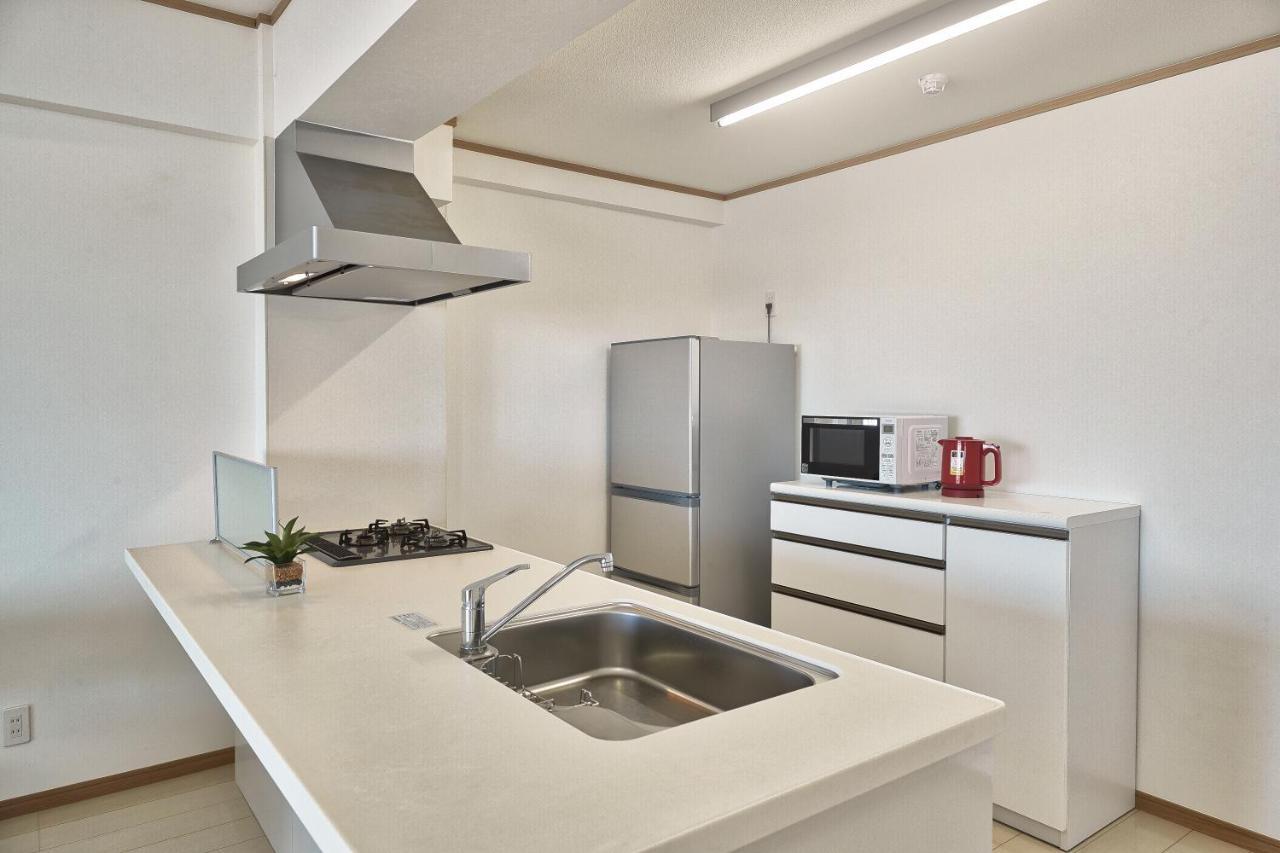 Apartamento Freedomhillsフリーダムヒルズa棟 Tomigusuku Exterior foto